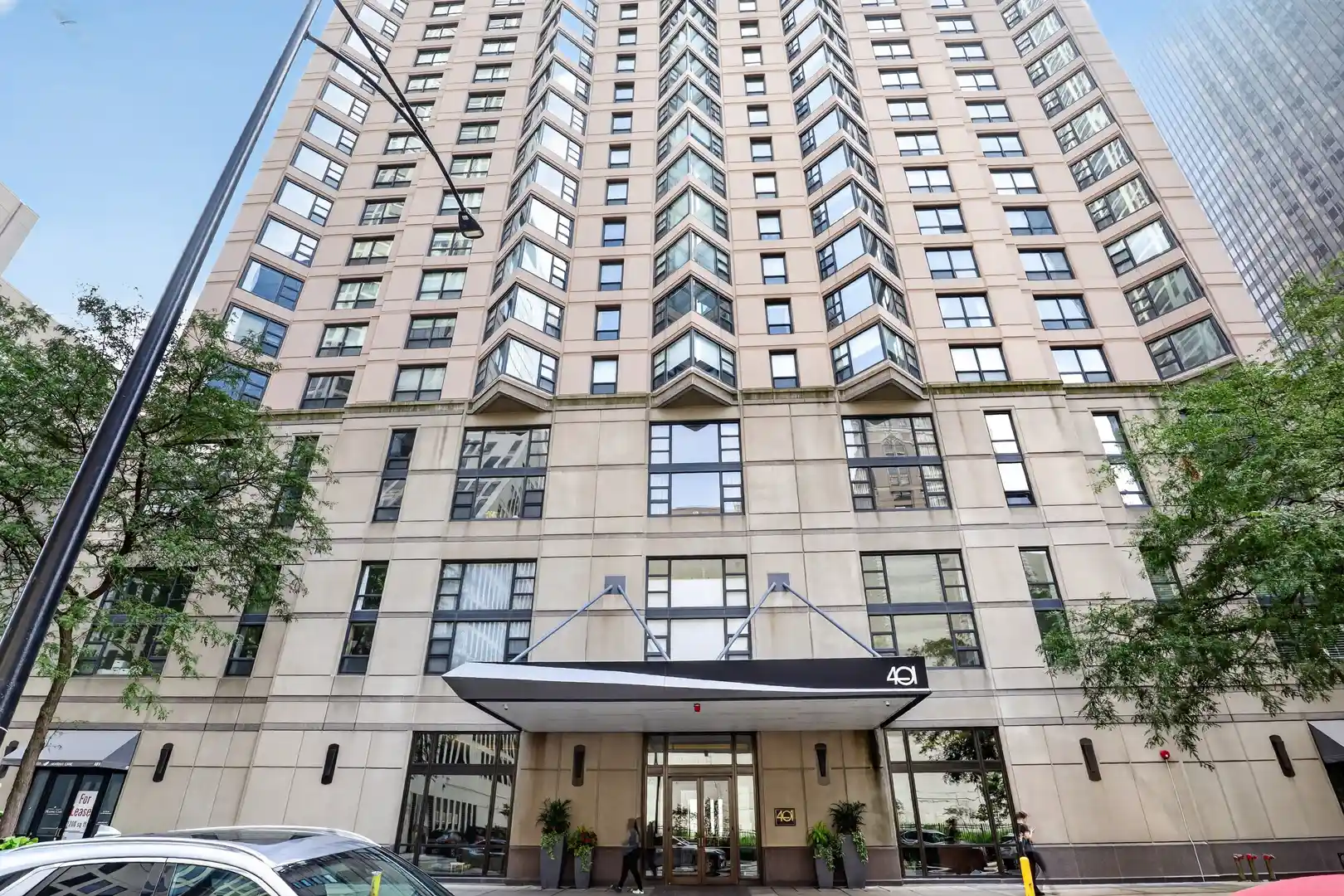 Listing Photo 1 - Condo for sale in 401 E Ontario St located at 401 E Ontario St, Chicago, IL 60611 - Unit #2203