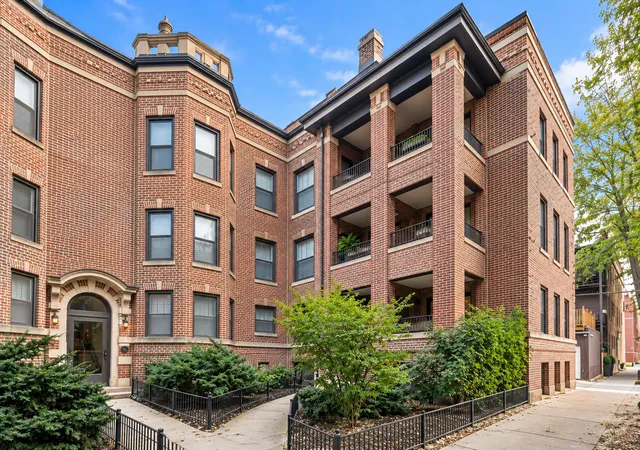 Photo 1 of Condo for sale at 914 W Schubert Ave #1, Chicago, IL 60614 | MLS# 12786715 | Listing updated on 2026-10-27