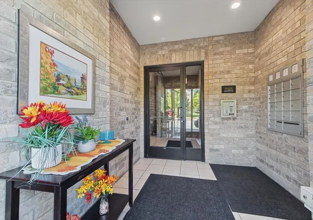 Photo 3 of Condo for sale at 11131 Waters Edge Dr #1B, Orland Park, IL 60467 | MLS# 12786731 | Listing updated on 2026-10-22
