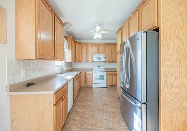 Photo 4 of Townhouse for sale at 2175 Autumn Ln, De Kalb, IL 60115 | MLS# 12786746 | Listing updated on 2026-10-21