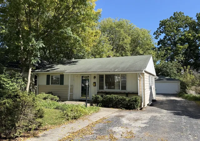 Single family home for sale at 139 N Hager Ave, Barrington, IL 60010 | MLS# 12786750