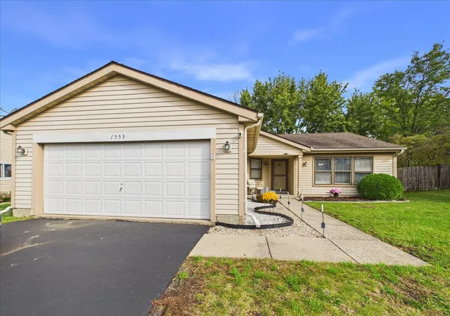 Single family home for sale at 1353 Fountain Green Dr, Crystal Lake, IL 60014 | MLS# 12786751