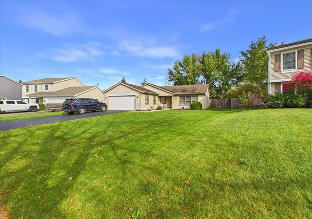 Photo 2 of Single family home for sale at 1353 Fountain Green Dr, Crystal Lake, IL 60014 | MLS# 12786751 | Listing updated on 2026-10-20