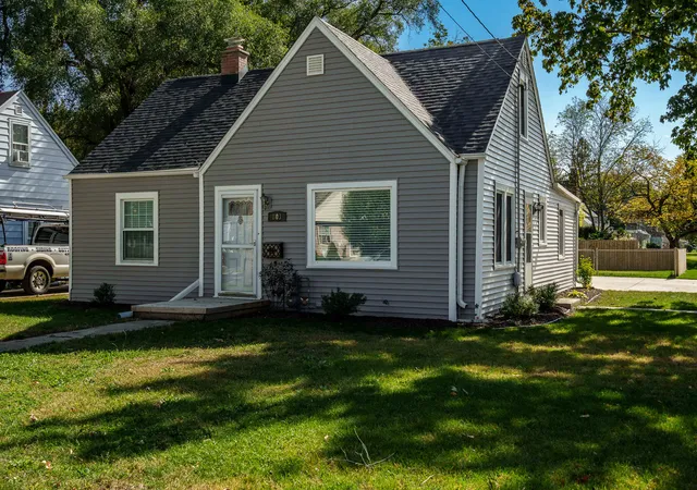 Photo 2 of Sale Pending at 803 River Ln, Loves Park, IL 61111 | MLS# 12786771 | Listing updated on 2026-10-23