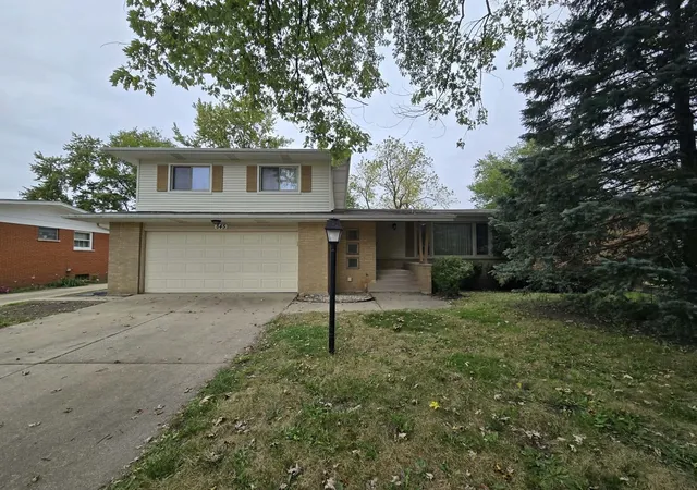 Photo 1 of Single family home for sale at 845 N Rainbow Dr, Glenwood, IL 60425 | MLS# 12786787 | Listing updated on 2026-10-21
