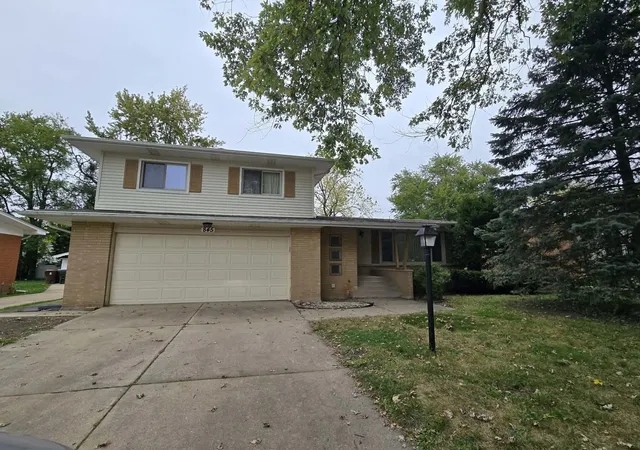 Photo 2 of Single family home for sale at 845 N Rainbow Dr, Glenwood, IL 60425 | MLS# 12786787 | Listing updated on 2026-10-21
