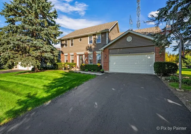 Photo 3 of Single family home for sale at 765 Crest Dr, Cary, IL 60013 | MLS# 12786788 | Listing updated on 2026-10-21