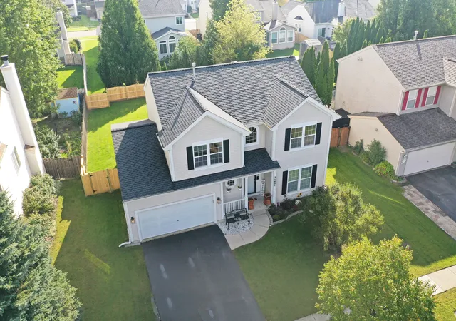 Single family home for sale at 31601 N Pineview Blvd, Lakemoor, IL 60051 | MLS# 12786794