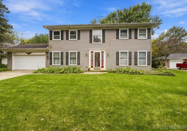 Photo 1 of Single family home for sale at 910 Redwing Dr, Geneva, IL 60134 | MLS# 12786796 | Listing updated on 2026-10-22