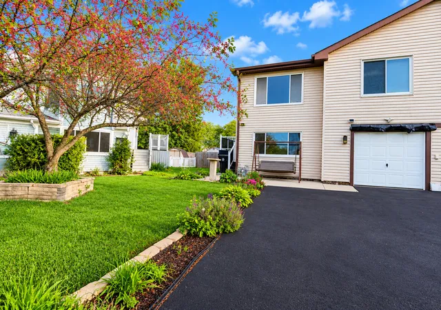 Townhouse for sale at 1550 Merrimac Ln, Hanover Park, IL 60133 | MLS# 12786803