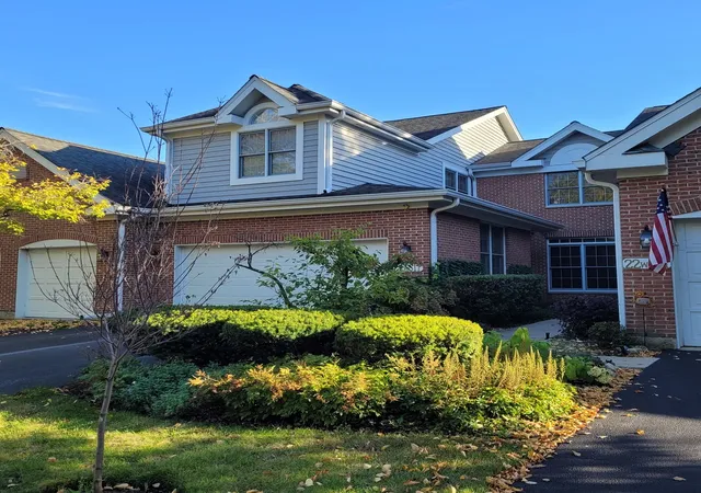 Photo 1 of Townhouse for sale at 22w517 Parkview Dr, Glen Ellyn, IL 60137 | MLS# 12786808 | Listing updated on 2026-10-22