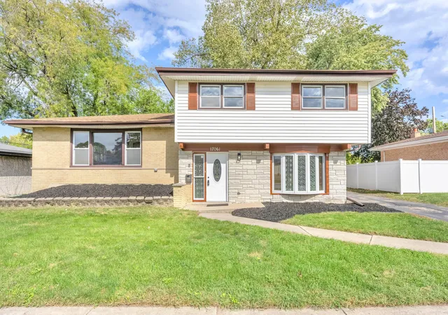 Single family home for sale at 17061 Evans Dr, South Holland, IL 60473 | MLS# 12786836
