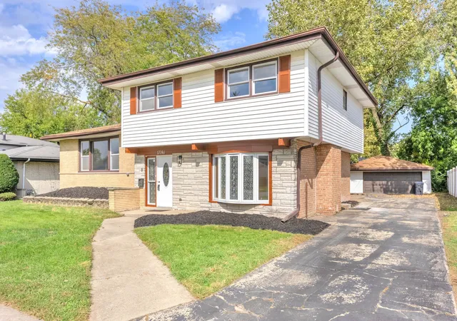 Photo 1 of Single family home for sale at 17061 Evans Dr, South Holland, IL 60473 | MLS# 12786836 | Listing updated on 2026-10-23