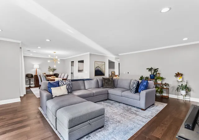 Photo 4 of Condo for sale at 3900 Dundee Rd #304, Northbrook, IL 60062 | MLS# 12786847 | Listing updated on 2026-10-22