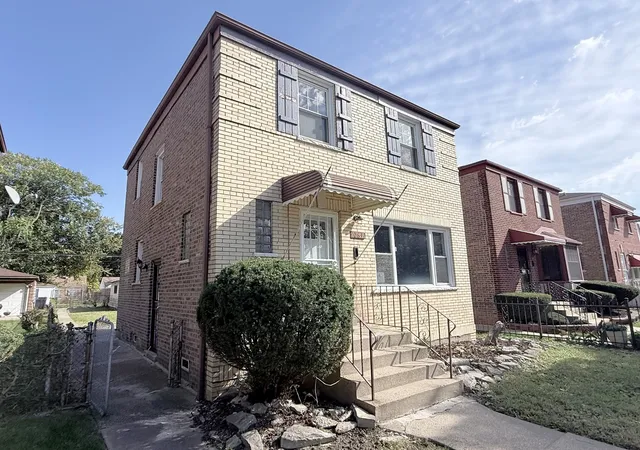 Photo 2 of Single family home for sale at 10641 S Sangamon St, Chicago, IL 60643 | MLS# 12786853 | Listing updated on 2026-10-21