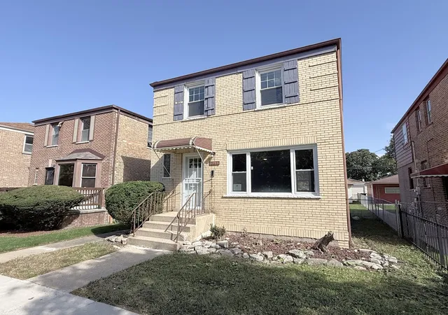 Photo 3 of Single family home for sale at 10641 S Sangamon St, Chicago, IL 60643 | MLS# 12786853 | Listing updated on 2026-10-21