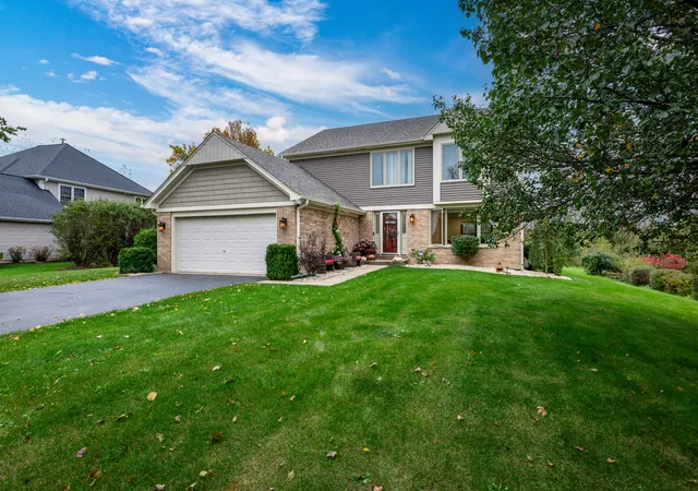 Photo 1 of Single family home for sale at 5485 Fox Path Ln, Hoffman Estates, IL 60192 | MLS# 12786867 | Listing updated on 2026-10-22