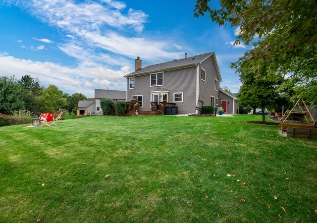 Photo 4 of Single family home for sale at 5485 Fox Path Ln, Hoffman Estates, IL 60192 | MLS# 12786867 | Listing updated on 2026-10-22