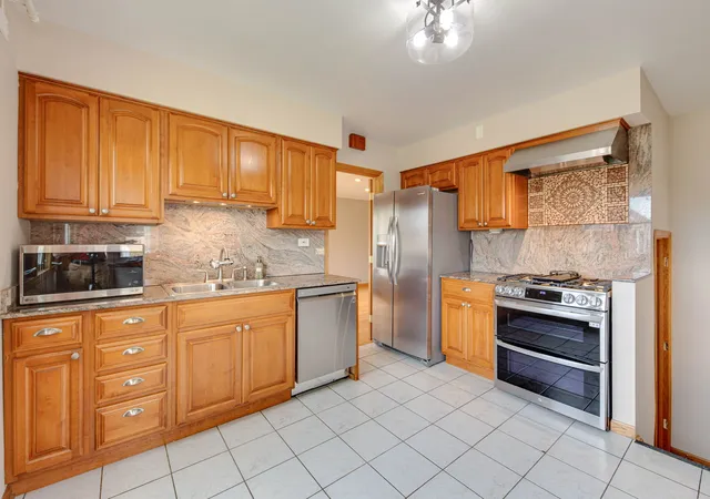Photo 4 of Single family home for sale at 2574 Rhodes Ave, River Grove, IL 60171 | MLS# 12786872 | Listing updated on 2026-10-22