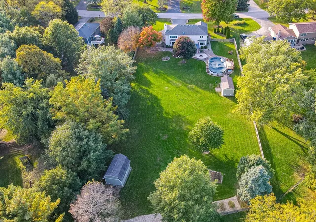 Photo 3 of Single family home for sale at 4n563 Arrowhead Dr, St. Charles, IL 60175 | MLS# 12786883 | Listing updated on 2026-10-29