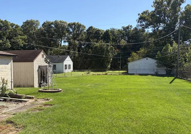 Photo 4 of Single family home for sale at 546 Oaklawn Ave, East Moline, IL 61244 | MLS# 12786891 | Listing updated on 2026-10-16