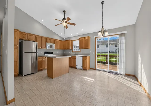 Photo 4 of Single family home for sale at 403 Gambel Ct, Normal, IL 61761 | MLS# 12786892 | Listing updated on 2026-10-22