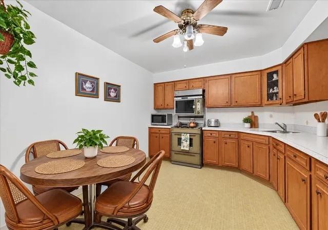 Listing Photo 3 - Condo for sale in building located at 7314 Randolph St, Forest Park, IL 60130 - Unit #4E