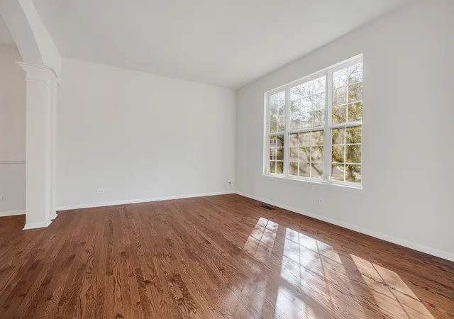 Photo 4 of Single family home for sale at 205 Regency Dr, Bartlett, IL 60103 | MLS# 12786904 | Listing updated on 2026-10-22