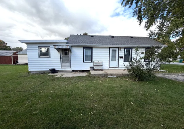 Single family home for sale at 1023 Wild St, Sycamore, IL 60178 | MLS# 12786907