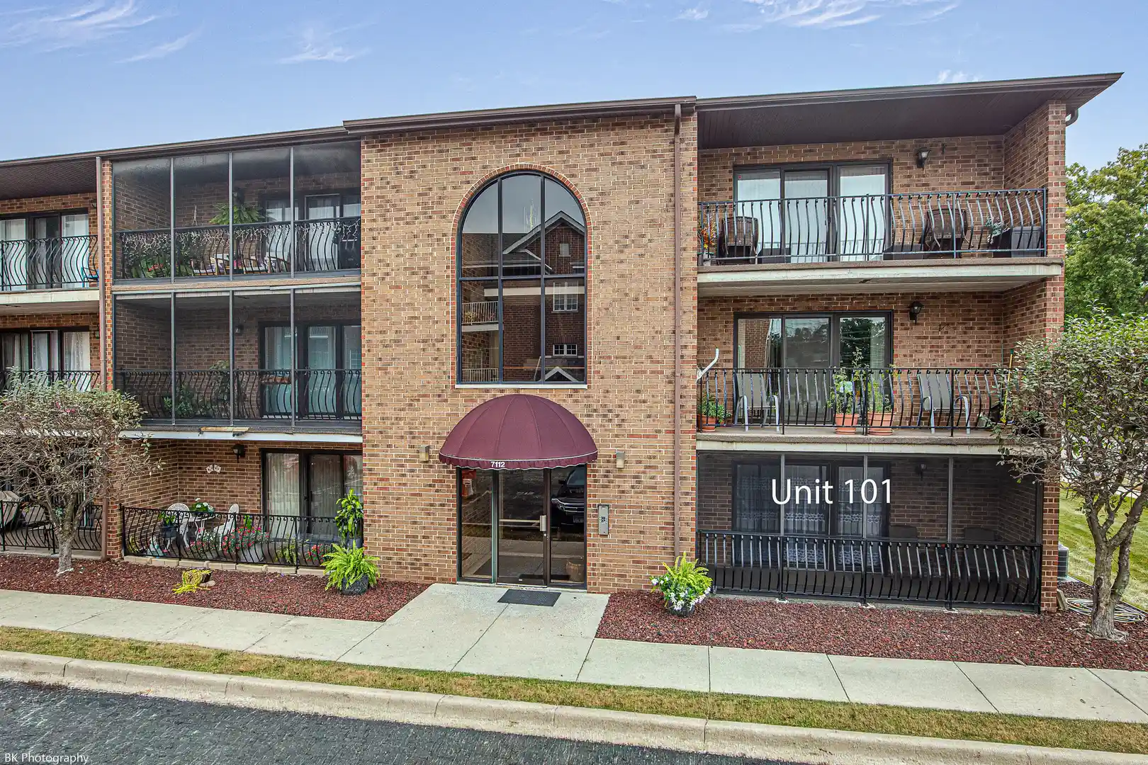 Listing Photo 1 - Condo for sale in 7112 W 108Th St located at 7112 W 108Th St, Worth, IL 60482 - Unit #101
