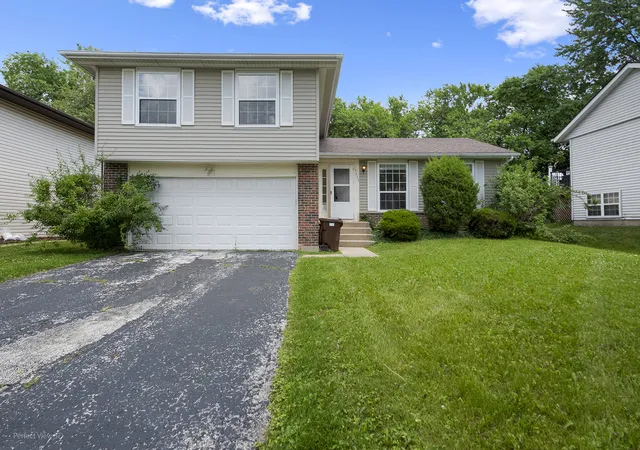 Photo 1 of Single family home for sale at 19825 S Farmington Ln, Frankfort, IL 60423 | MLS# 12786952 | Listing updated on 2026-10-21