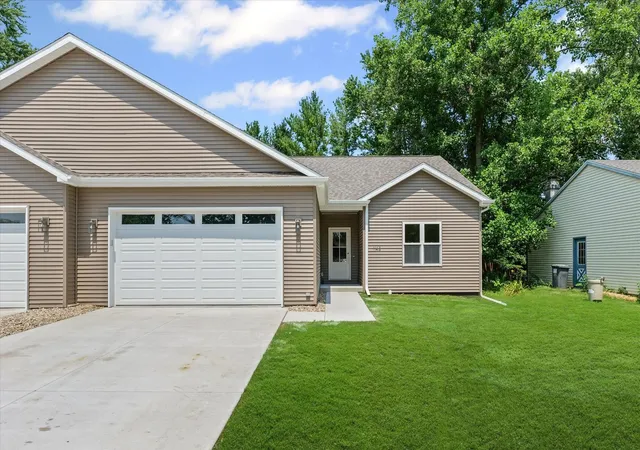 Photo 1 of Townhouse for sale at 114 W Mchenry St #B, Urbana, IL 61801 | MLS# 12786954 | Listing updated on 2026-10-20