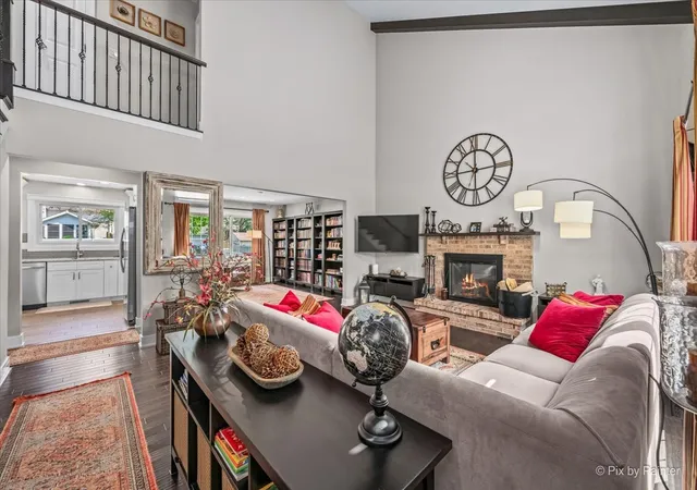 Photo 2 of Single family home for sale at 760 Covington Cir, Crystal Lake, IL 60014 | MLS# 12786957 | Listing updated on 2026-10-21