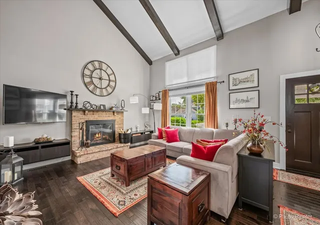 Photo 4 of Single family home for sale at 760 Covington Cir, Crystal Lake, IL 60014 | MLS# 12786957 | Listing updated on 2026-10-21
