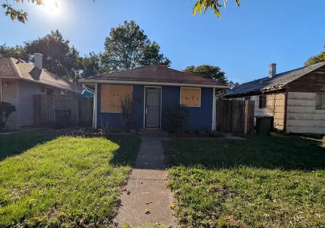 Single family home for sale at 15304 Dante Ave, Dolton, IL 60419 | MLS# 12786960