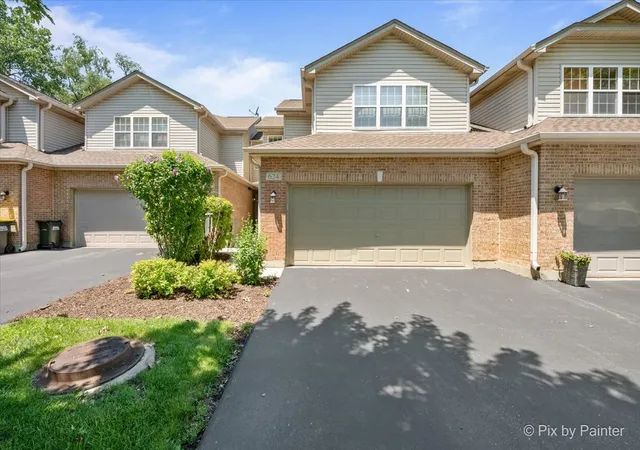 Photo 1 of Townhouse for sale at 624 Daisy Ln, Roselle, IL 60172 | MLS# 12786962 | Listing updated on 2026-10-21