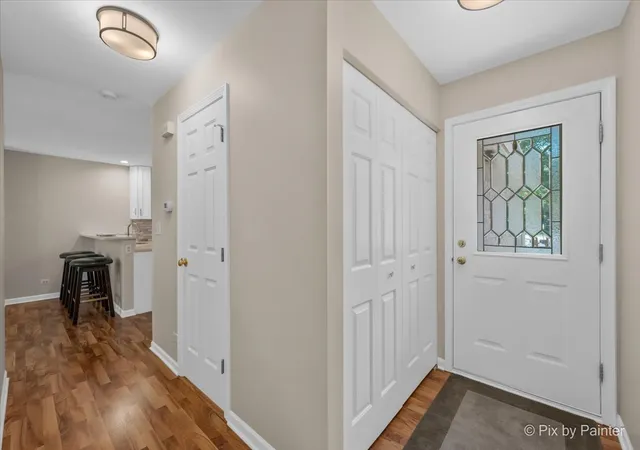 Photo 2 of Townhouse for sale at 624 Daisy Ln, Roselle, IL 60172 | MLS# 12786962 | Listing updated on 2026-10-21