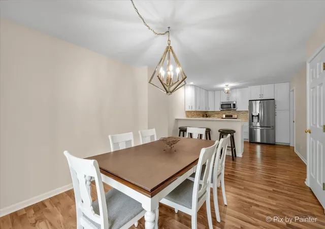 Photo 4 of Townhouse for sale at 624 Daisy Ln, Roselle, IL 60172 | MLS# 12786962 | Listing updated on 2026-10-21