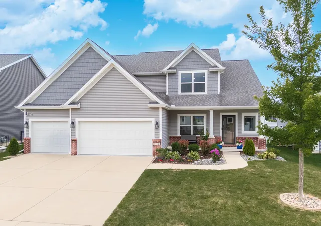 Photo 1 of Single family home for sale at 1116 Staghorne Way, Bloomington, IL 61705 | MLS# 12786965 | Listing updated on 2026-10-25