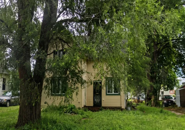 Photo 1 of Multi family home for sale at 306 N East St, Kewanee, IL 61443 | MLS# 12786970 | Listing updated on 2026-10-22