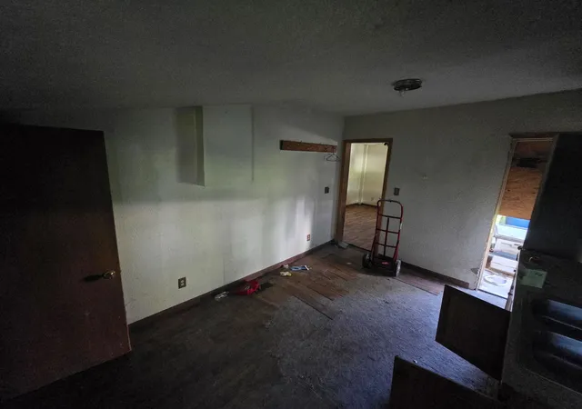 Photo 2 of House for sale at 306 N East St, Kewanee, IL 61443 | MLS# 12786970 | Listing updated on 2026-10-22