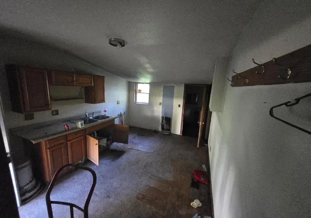 Photo 3 of House for sale at 306 N East St, Kewanee, IL 61443 | MLS# 12786970 | Listing updated on 2026-10-22
