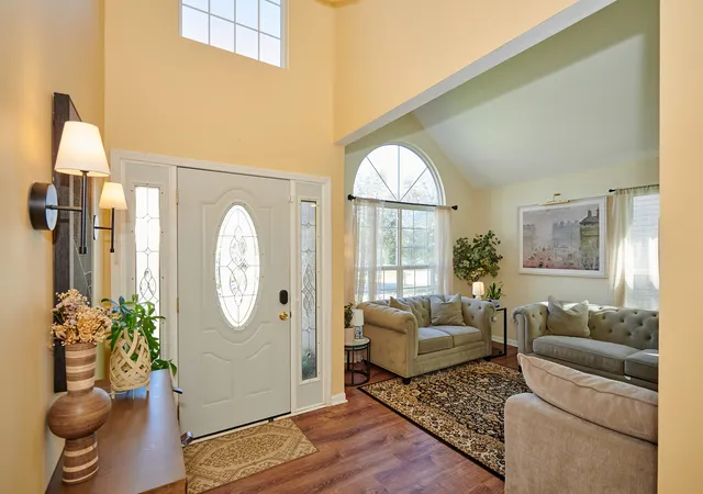 Photo 2 of Single family home for sale at 11 Eagle Ct, Streamwood, IL 60107 | MLS# 12786976 | Listing updated on 2026-10-22
