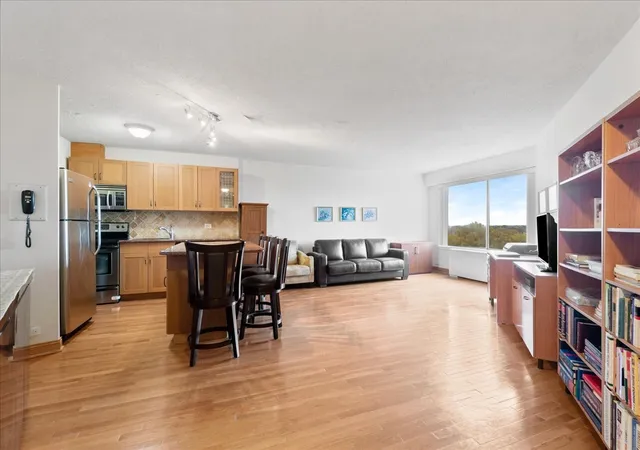 Photo 2 of Condo for sale at 6833 N Kedzie Ave #809, Chicago, IL 60645 | MLS# 12786977 | Listing updated on 2026-10-22