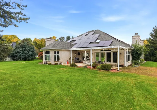 Photo 3 of Single family home for sale at 365 E Pine Meadow Ct, Morris, IL 60450 | MLS# 12786981 | Listing updated on 2026-10-21