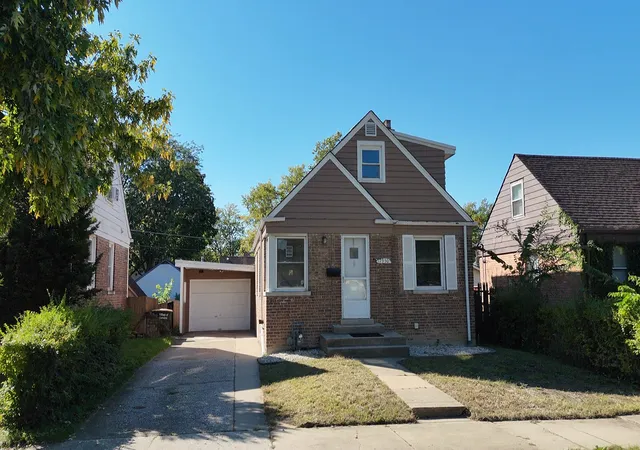 Photo 4 of Single family home for sale at 17950 School St, Lansing, IL 60438 | MLS# 12786995 | Listing updated on 2026-10-21