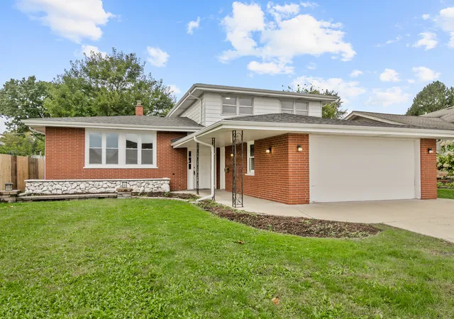 Photo 1 of Single family home for sale at 9128 S Komensky Ave, Oak Lawn, IL 60453 | MLS# 12787007 | Listing updated on 2026-10-22