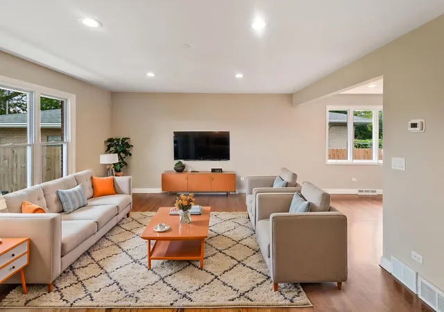 Photo 2 of Single family home for sale at 9128 S Komensky Ave, Oak Lawn, IL 60453 | MLS# 12787007 | Listing updated on 2026-10-22