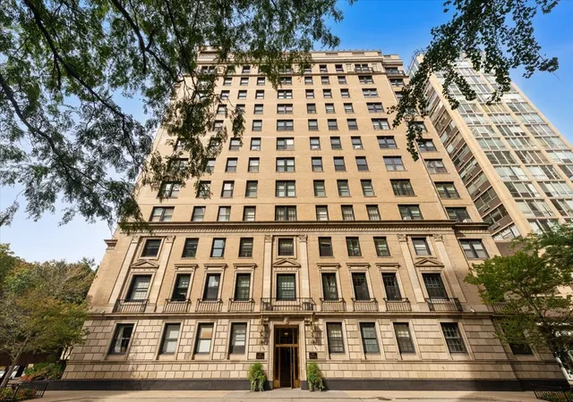 Condo for sale at 3100 N Sheridan Rd #1B, Chicago, IL 60657 | MLS# 12787021
