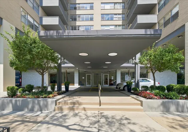 Photo 2 of Condo for sale at 6301 N Sheridan Rd #3D, Chicago, IL 60660 | MLS# 12787035 | Listing updated on 2026-10-22